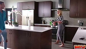 MILF Rachael Cavalli pauperize her stepsisters husband